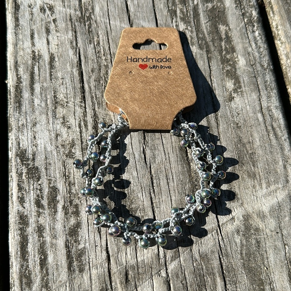 Dyed hematite bracelet - Picture 7 of 8